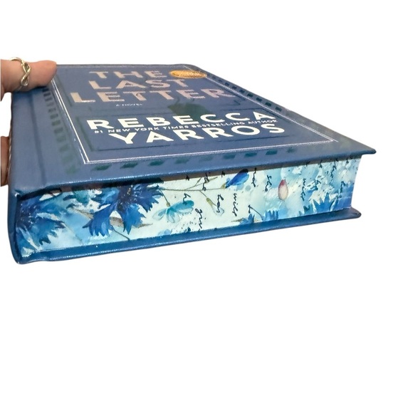 The Last Letter Hardcover Book by Rebecca Yarros NWOT Autographed & Signed - Picture 8 of 10